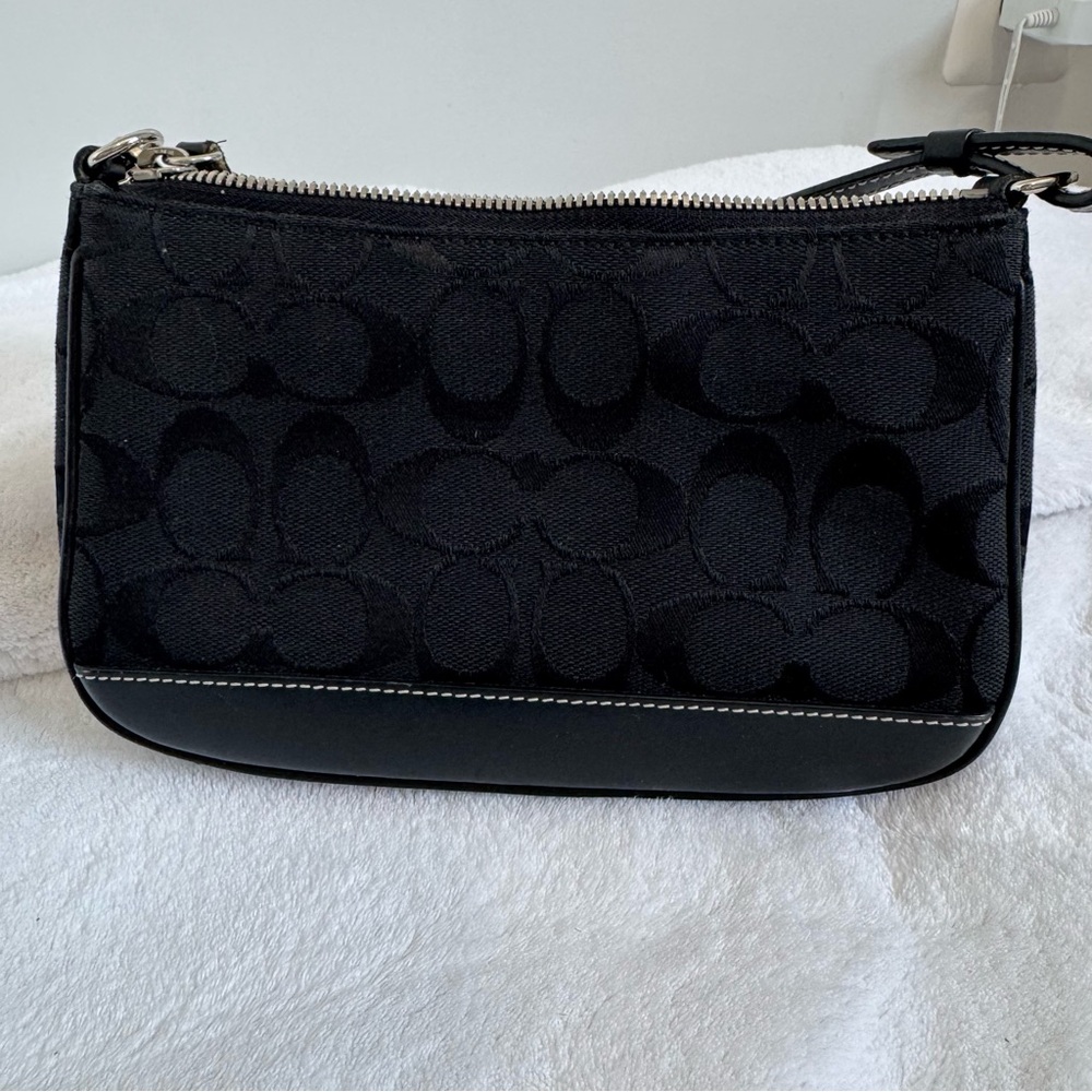 Black Vintage Y2K Coach Handbag - Model 6094 - Picture 2 of 13